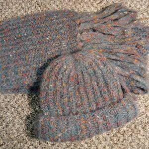 Grayish-blue hat and scarf matching set